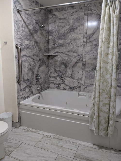 Lighthouse Inn image 36